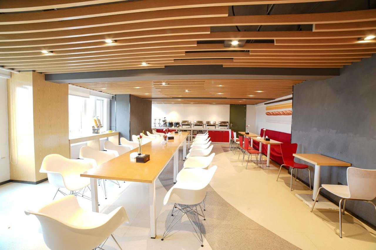 Ibis Chengdu West Jingcui Road Hotel Bagian luar foto