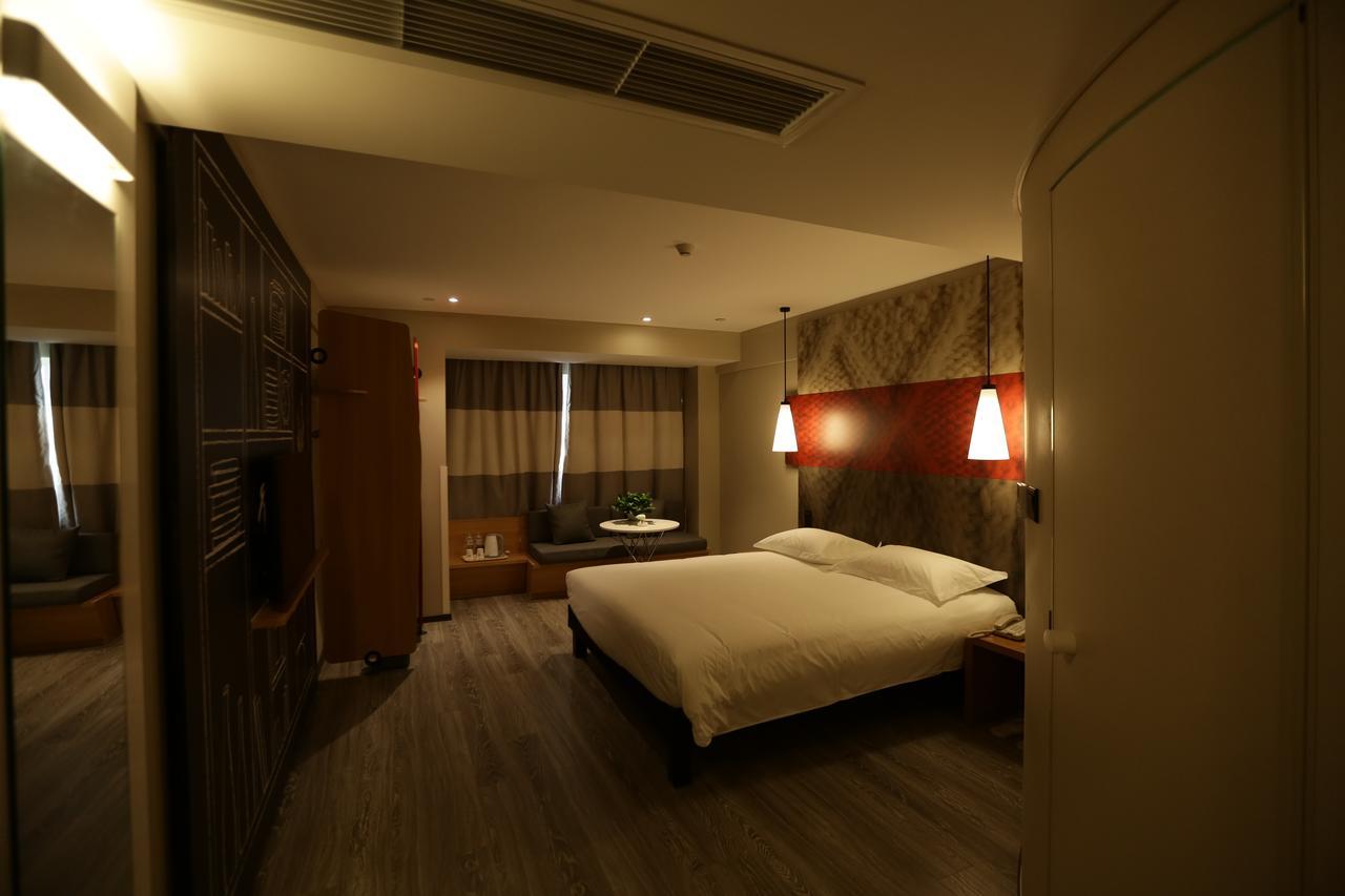 Ibis Chengdu West Jingcui Road Hotel Bagian luar foto