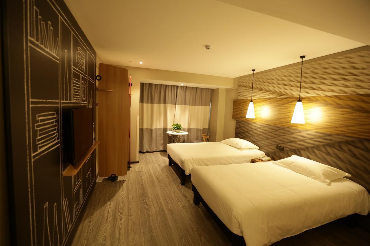 Ibis Chengdu West Jingcui Road Hotel Bagian luar foto