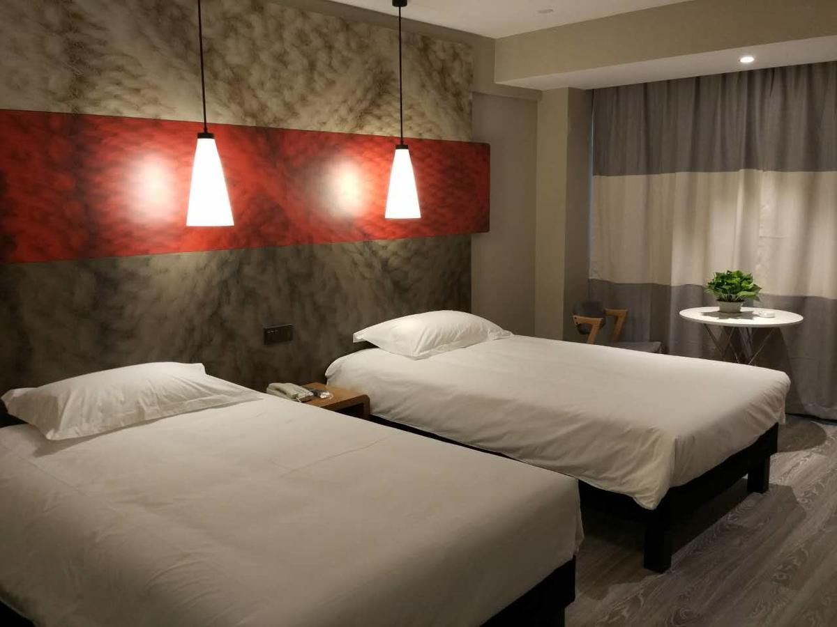 Ibis Chengdu West Jingcui Road Hotel Bagian luar foto