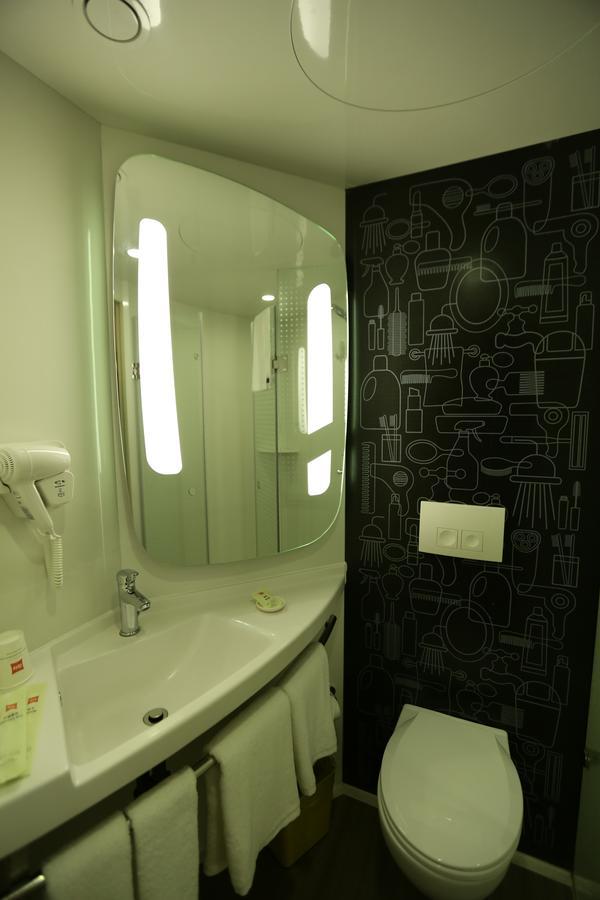 Ibis Chengdu West Jingcui Road Hotel Bagian luar foto