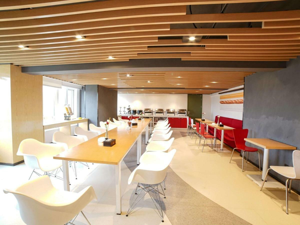 Ibis Chengdu West Jingcui Road Hotel Bagian luar foto